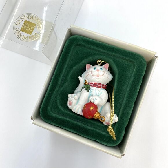 Russ Berrie Wags to Whiskers Hand Painted Christmas Ornament White Cat Kitten - Picture 2 of 6